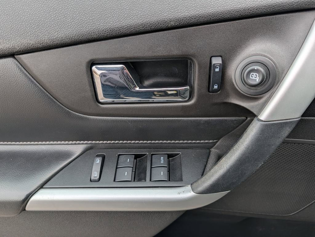 Used 2013 Ford Edge SE image 19