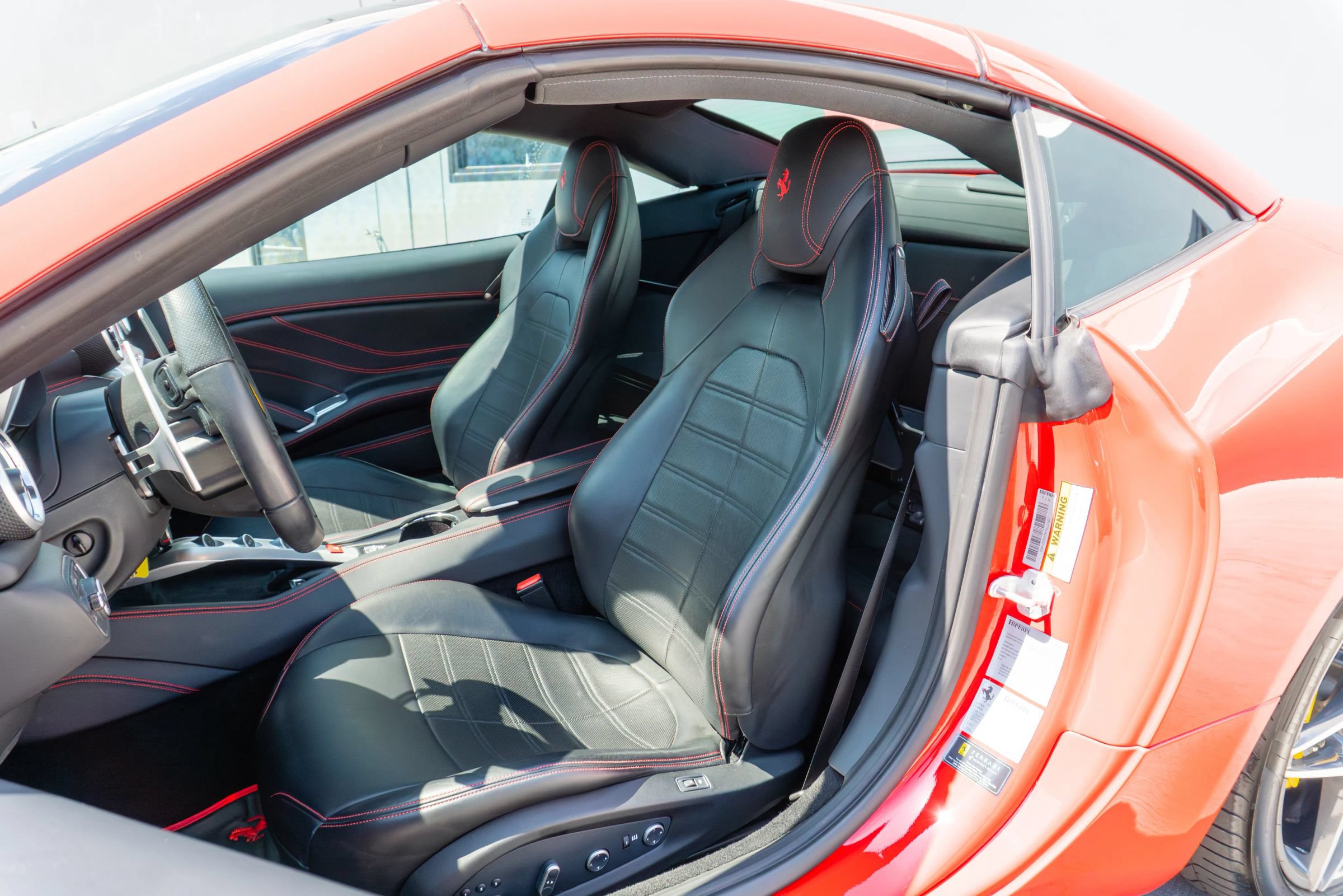Used 2017 Ferrari California T RWD image 11