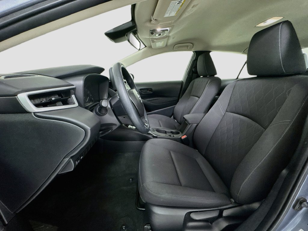 Used 2025 Toyota Corolla LE FWD image 11