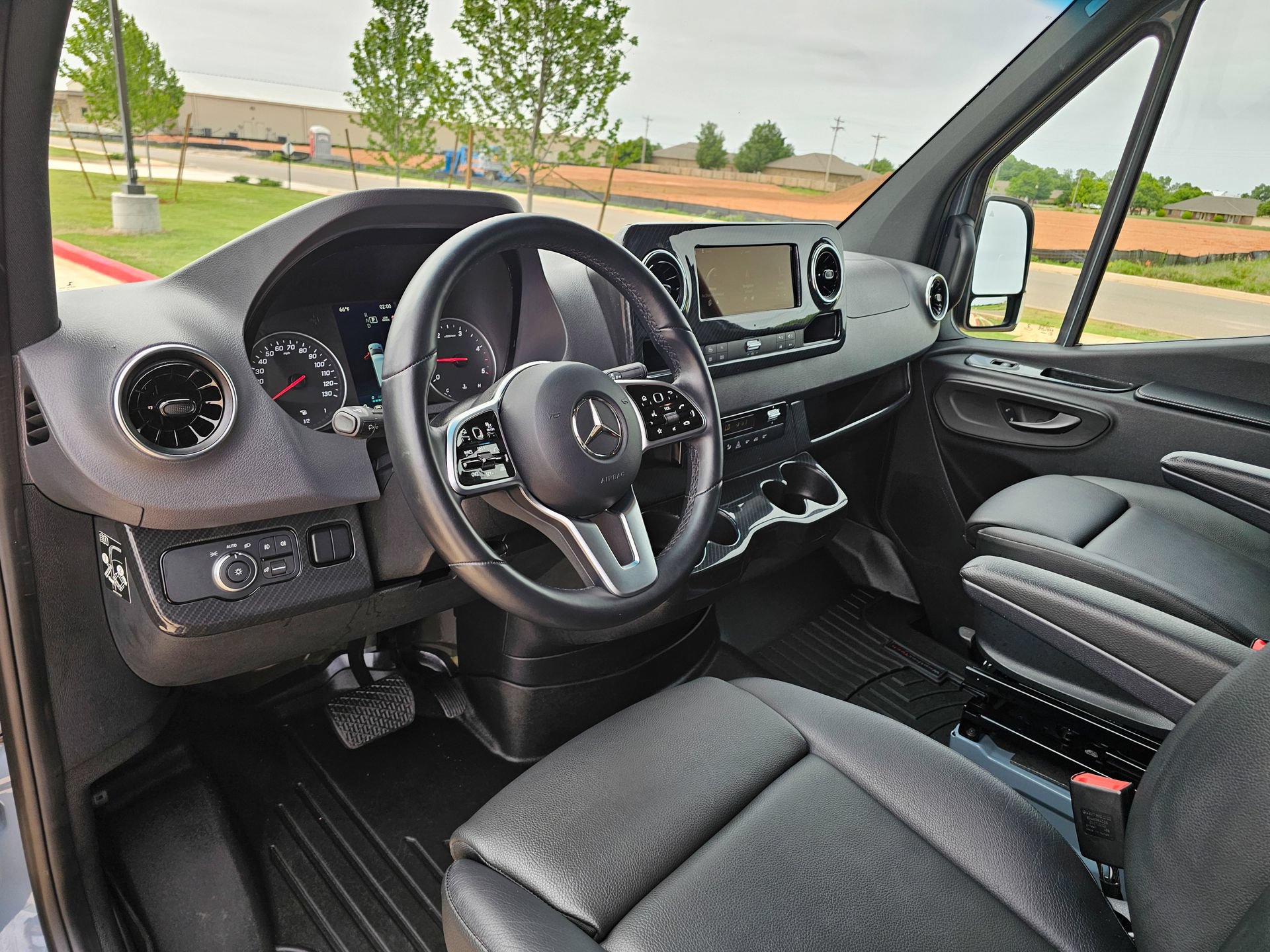 Used 2022 Mercedes-Benz Sprinter 2500 image 28