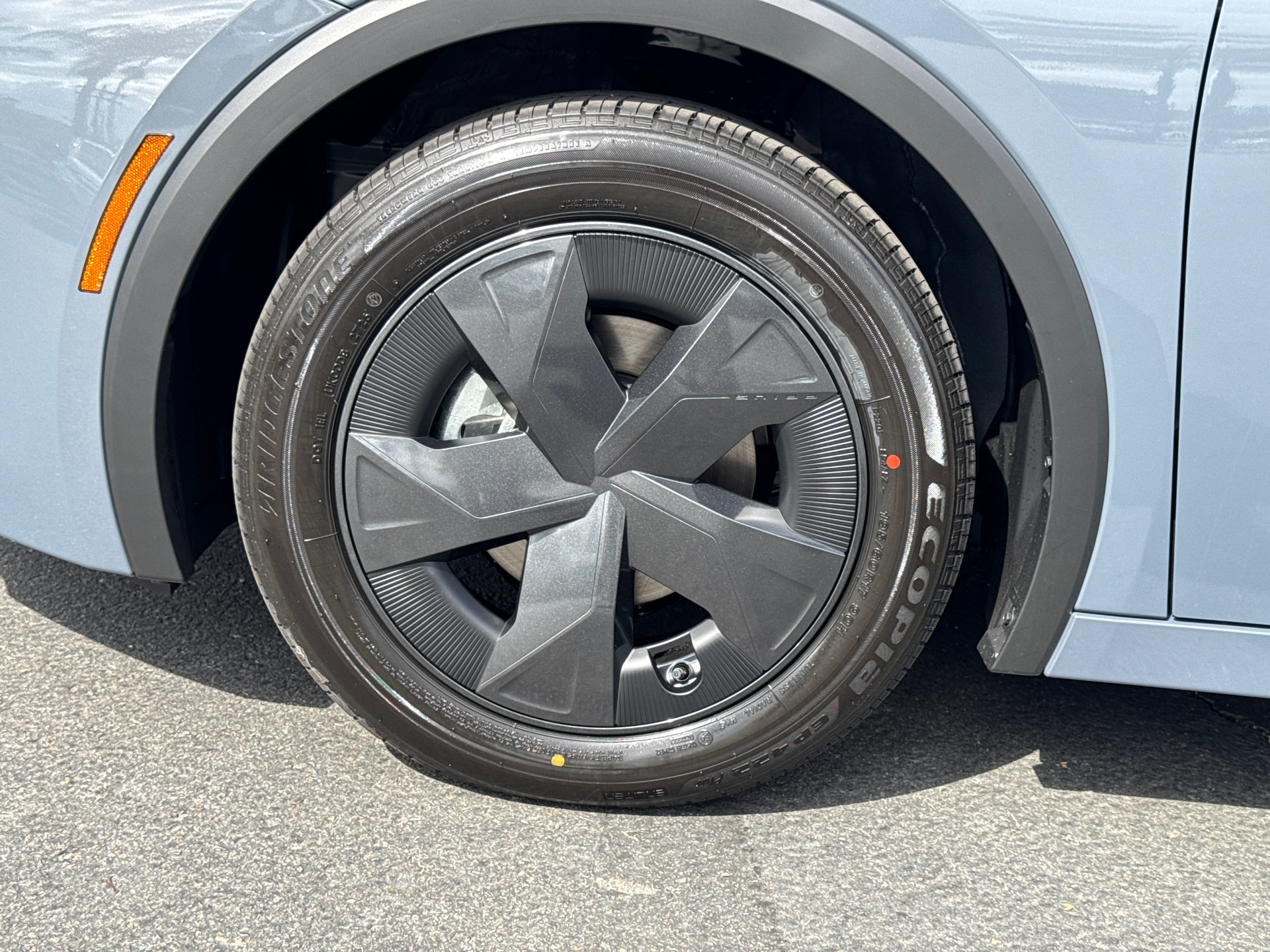 New 2027 Toyota Prius LE FWD image 6