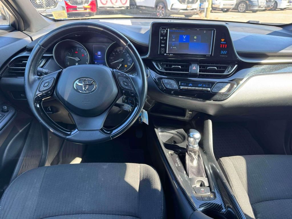 Used 2018 Toyota C-HR XLE image 16