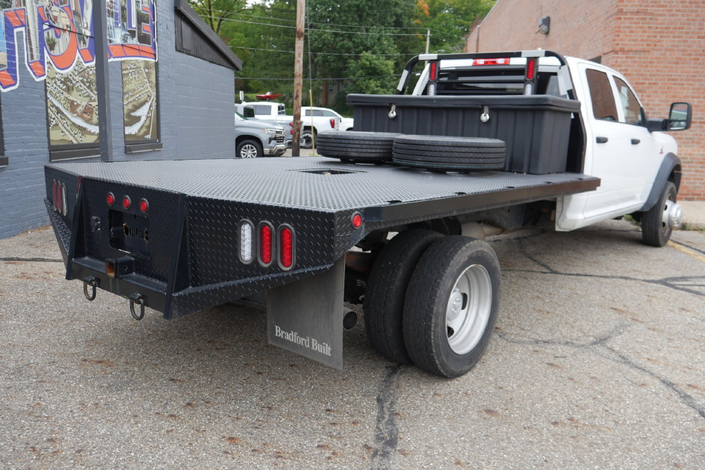 Used 2025 RAM 5500 Tradesman w/ Chrome Appearance Group AWD/4WD image 7