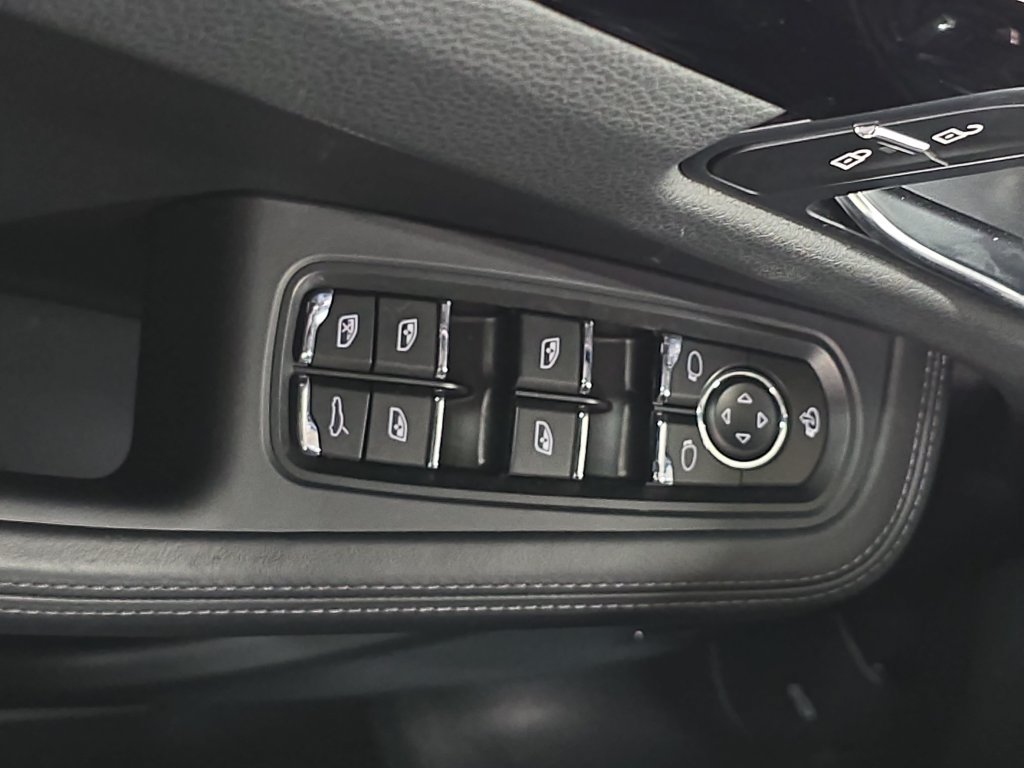 Certified 2026 Porsche Macan S AWD/4WD image 21