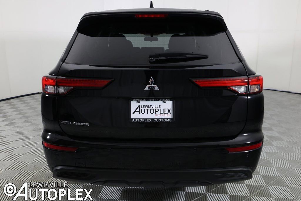 Used 2024 Mitsubishi Outlander ES image 6