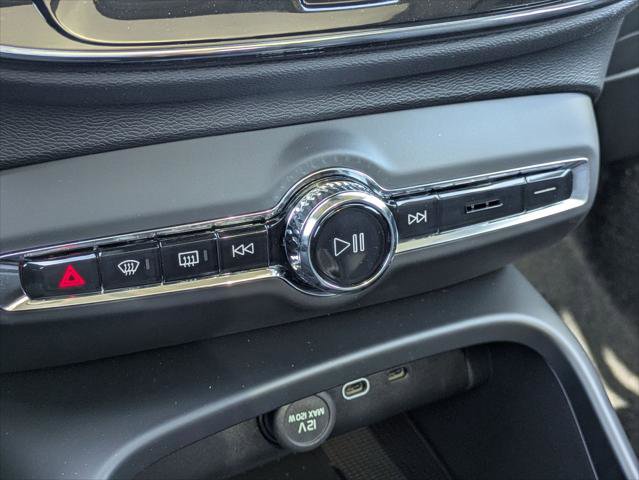 New 2026 Volvo XC40 B5 Plus w/ Protection Package Premier image 10