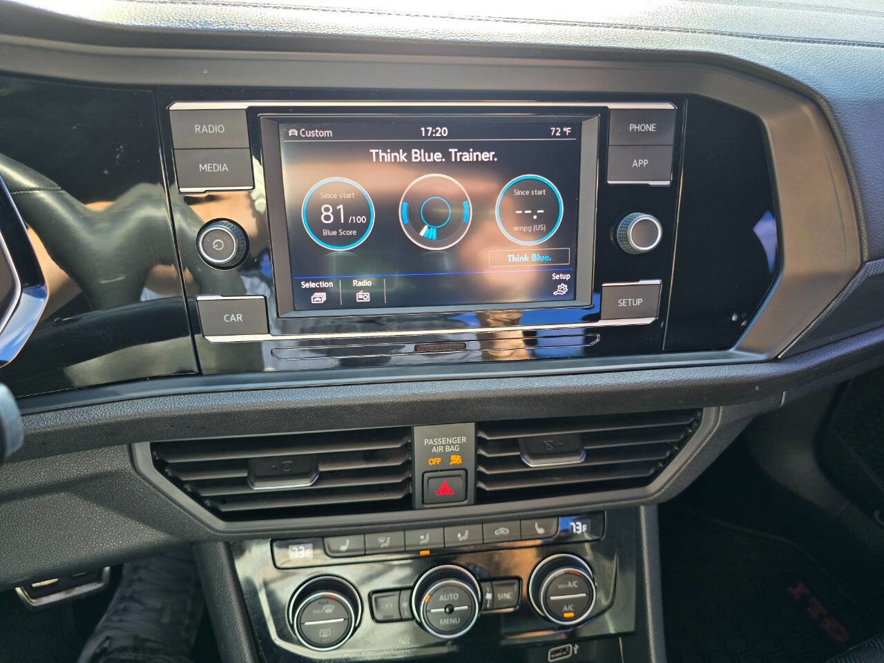 Used 2019 Volkswagen Jetta GLI FWD image 17