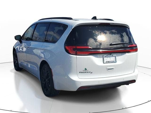 New 2026 Chrysler Pacifica Select w/ S Appearance Package FWD image 3