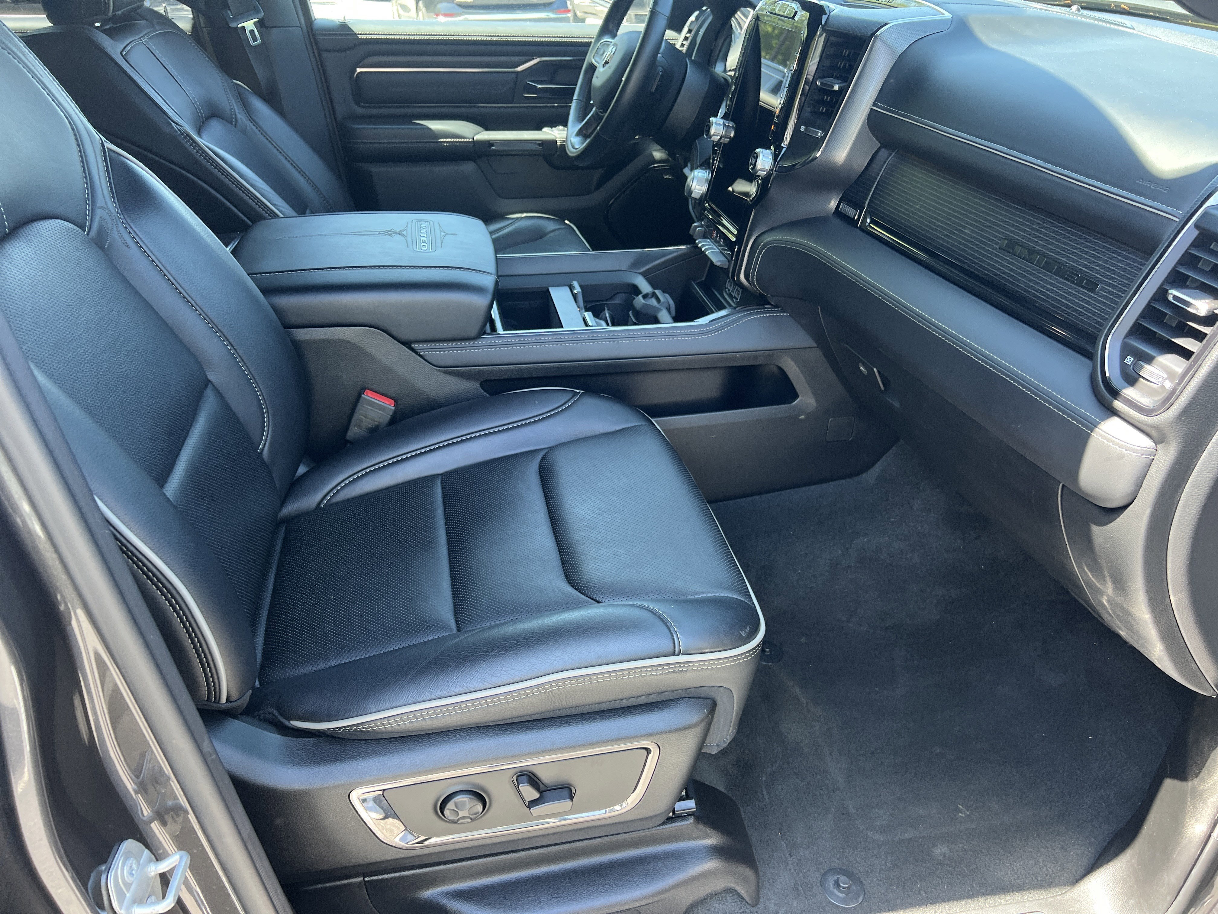 Used 2024 RAM 1500 Limited w/ Body Color Bumper Group AWD/4WD image 17