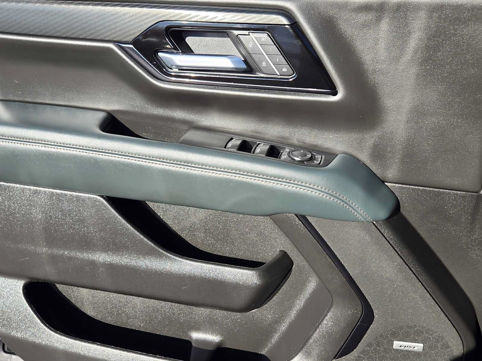 Certified 2025 GMC Yukon XL AT4 w/ AT4 Premium Package AWD/4WD image 22