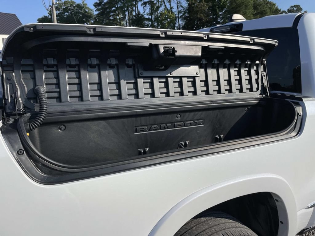 Used 2025 RAM 1500 Limited AWD/4WD image 25