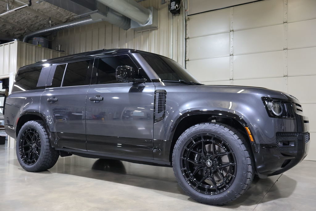 Used 2025 Land Rover Defender 130 V8 image 63