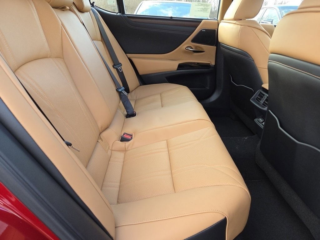 New 2025 Lexus ES 350 Ultra Luxury image 5