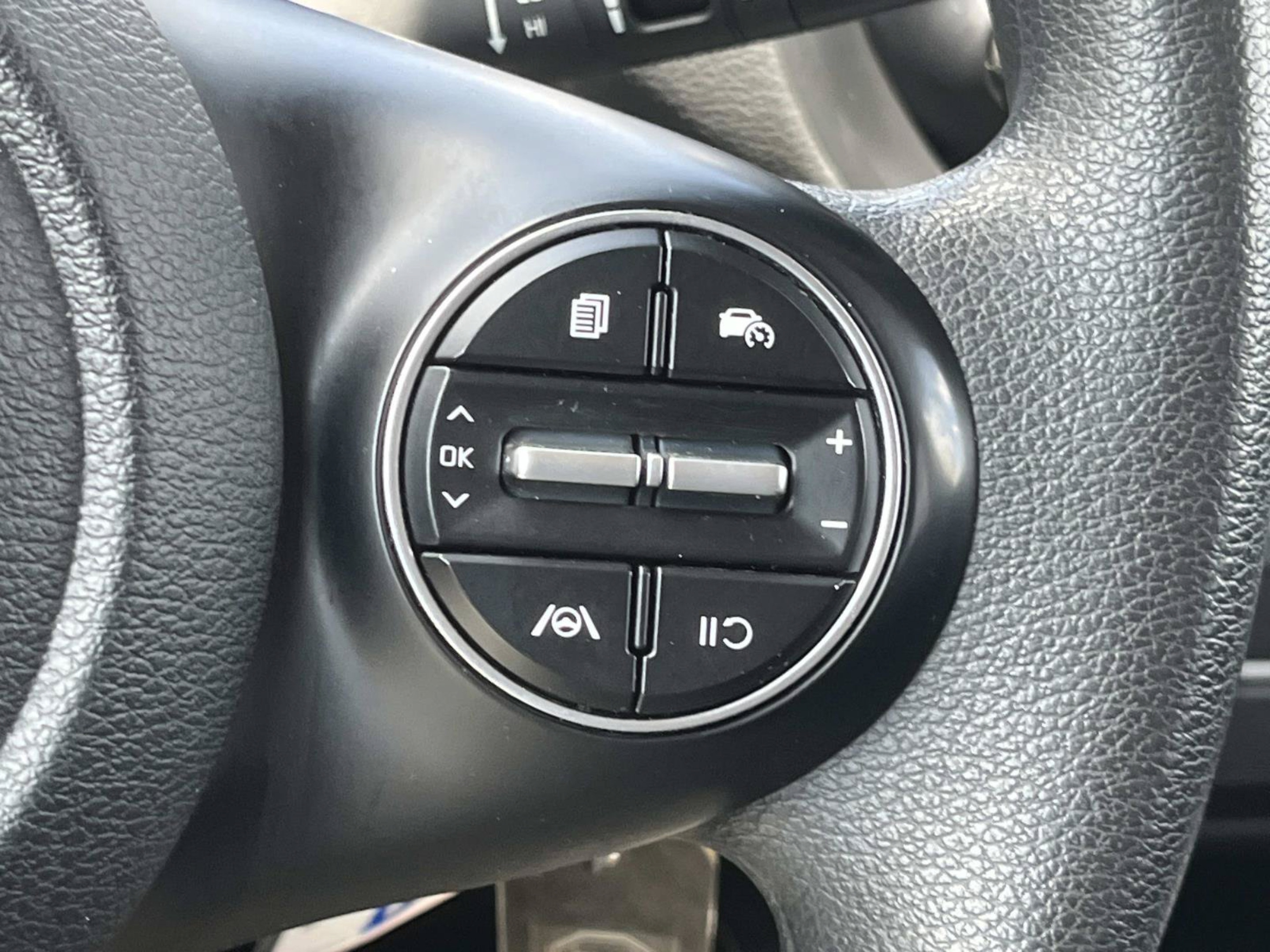 Used 2023 Kia Soul LX w/ Option Group 015 FWD image 29