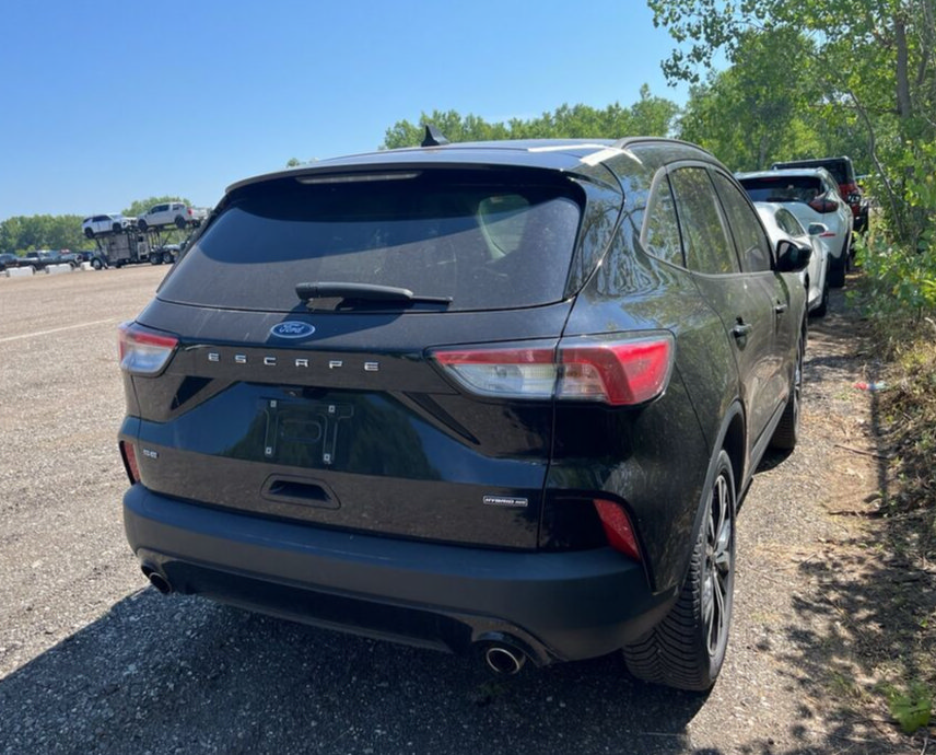 Used 2021 Ford Escape SE w/ SE Sport Appearance Package AWD/4WD image 3