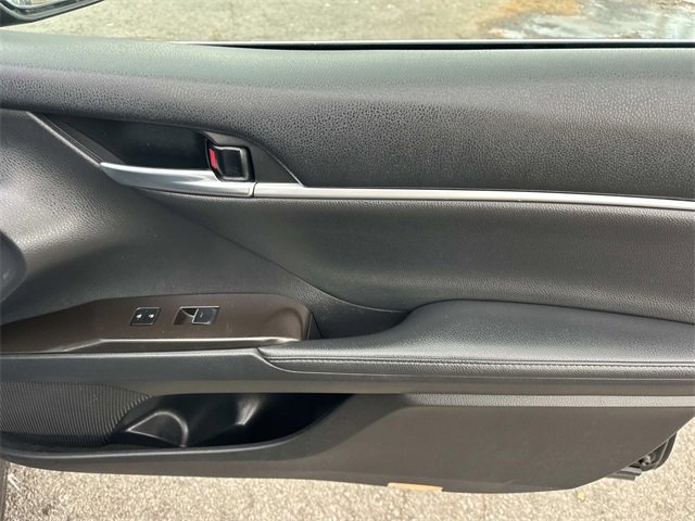 Used 2022 Toyota Camry XSE image 27
