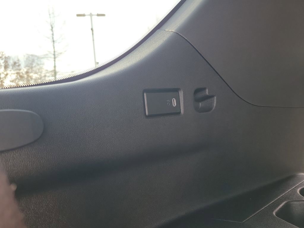 Used 2022 Chevrolet Tahoe Z71 w/ Luxury Package image 37