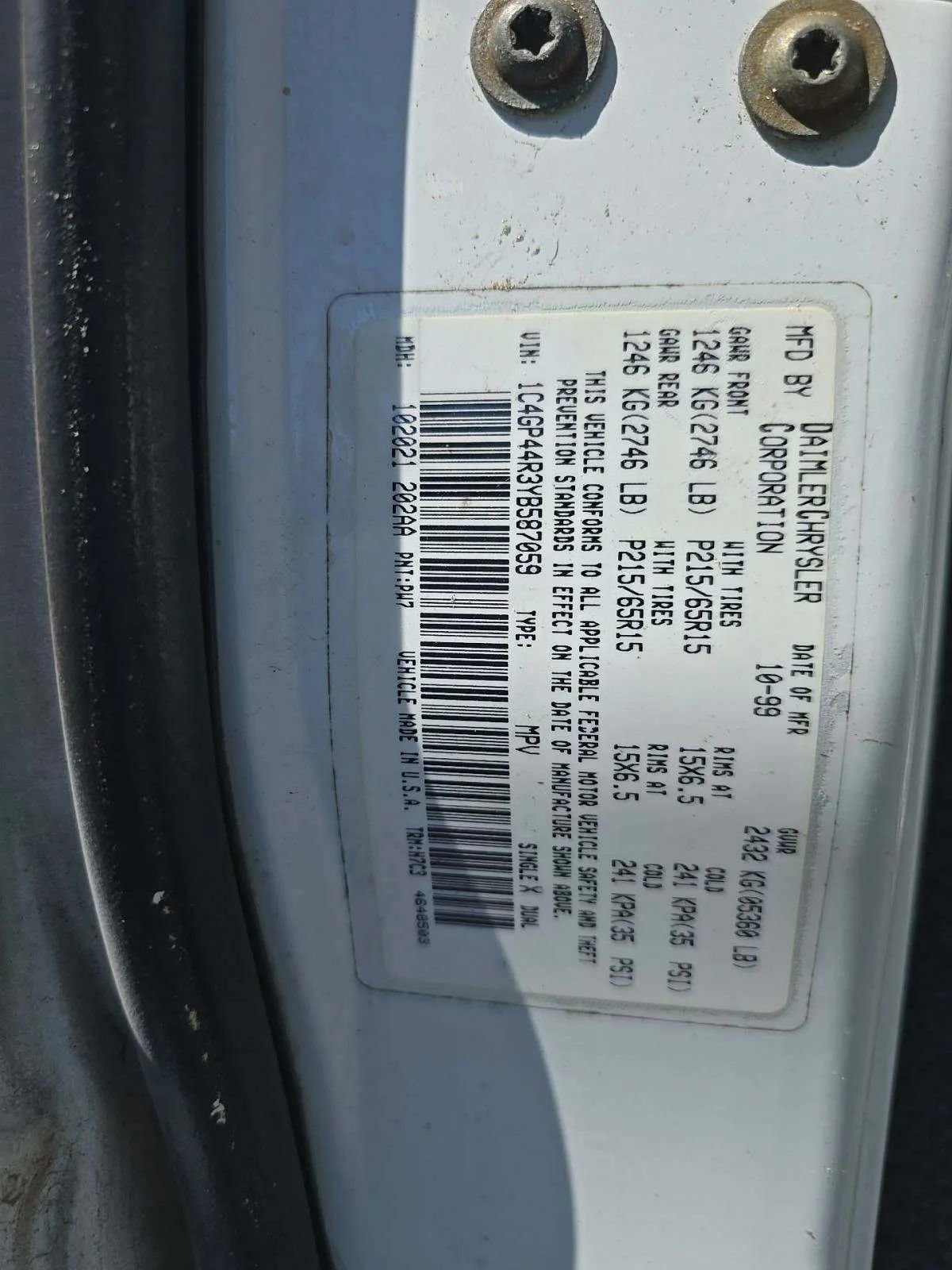 Used 2000 Chrysler Town & Country LX image 9