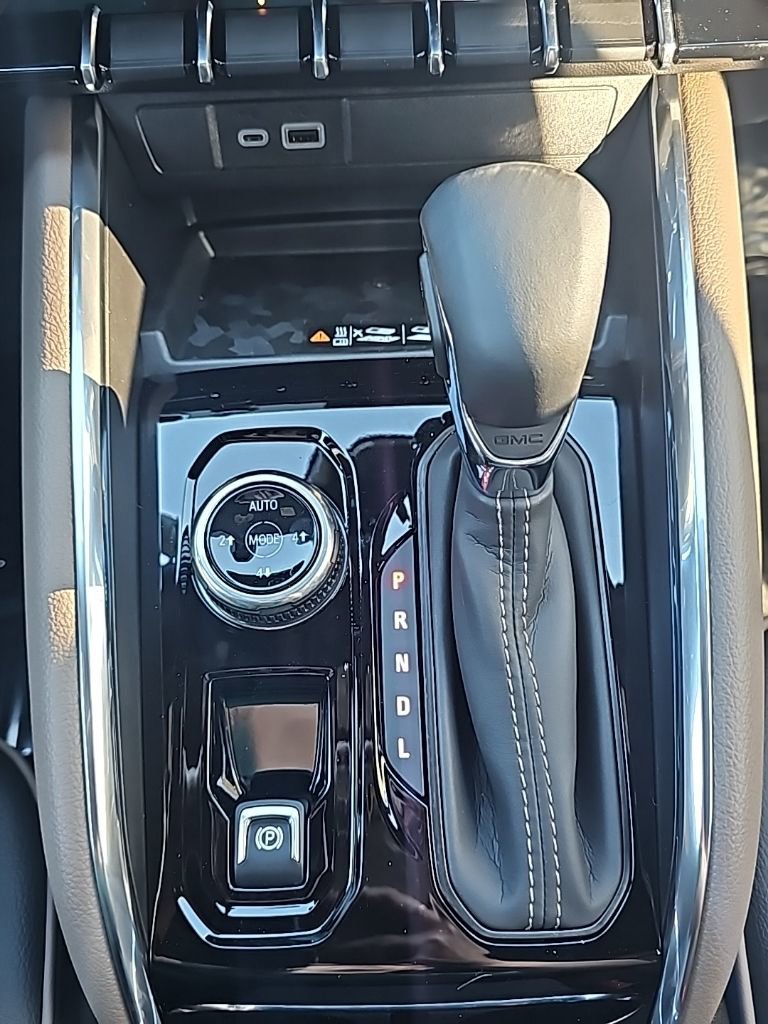 New 2026 GMC Canyon Denali image 18