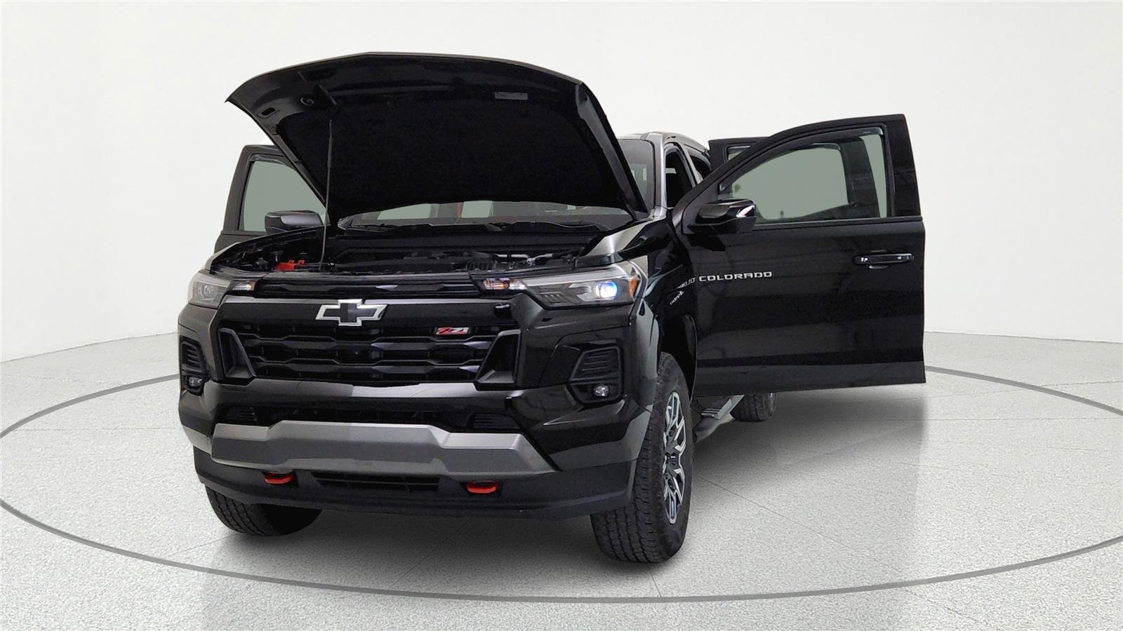 Used 2024 Chevrolet Colorado Z71 w/ Z71 Convenience Package 2 image 6