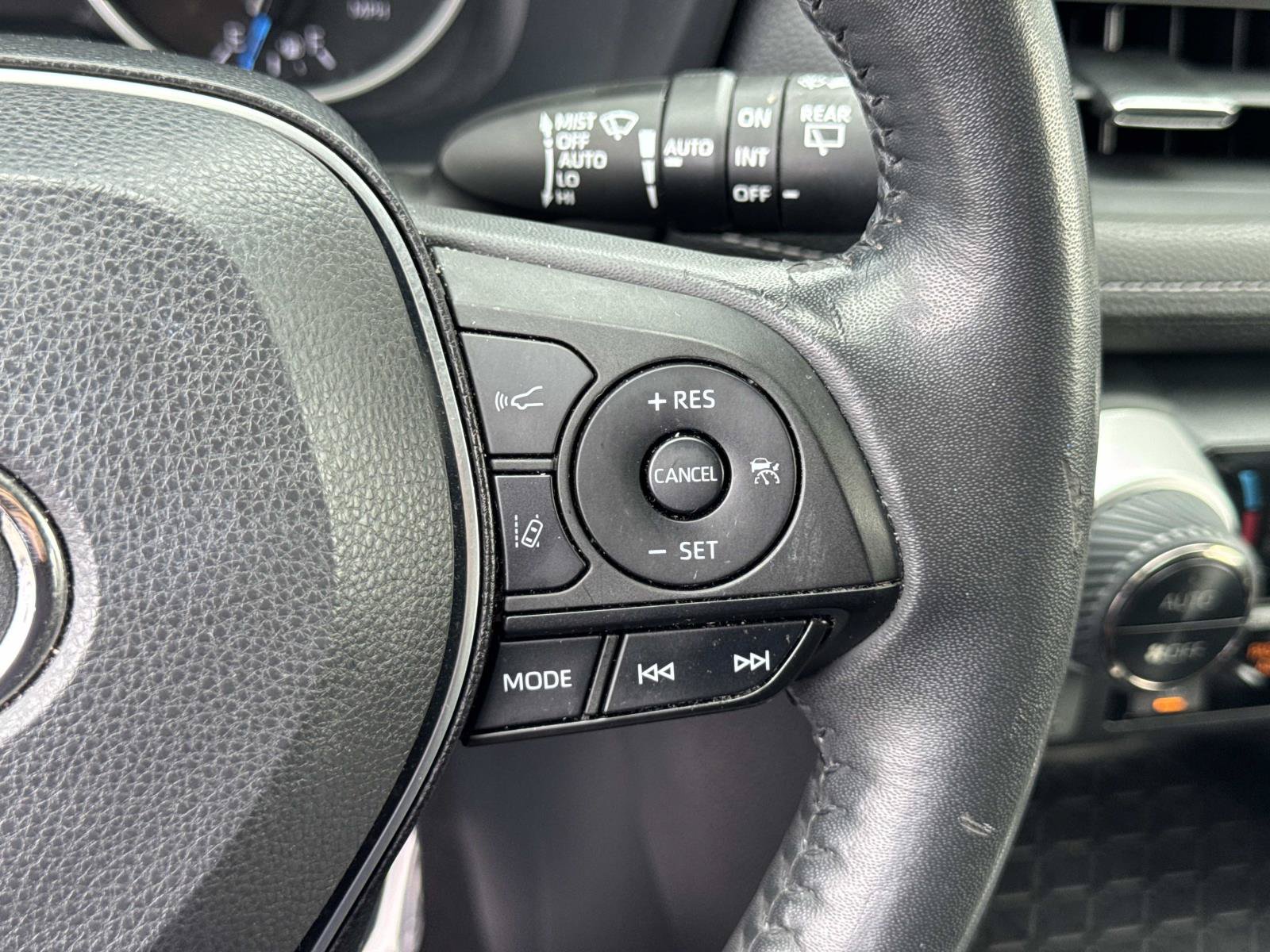 Used 2022 Toyota RAV4 XLE Premium AWD/4WD image 12