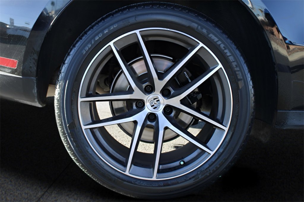 Used 2023 Porsche Macan Turbo image 10