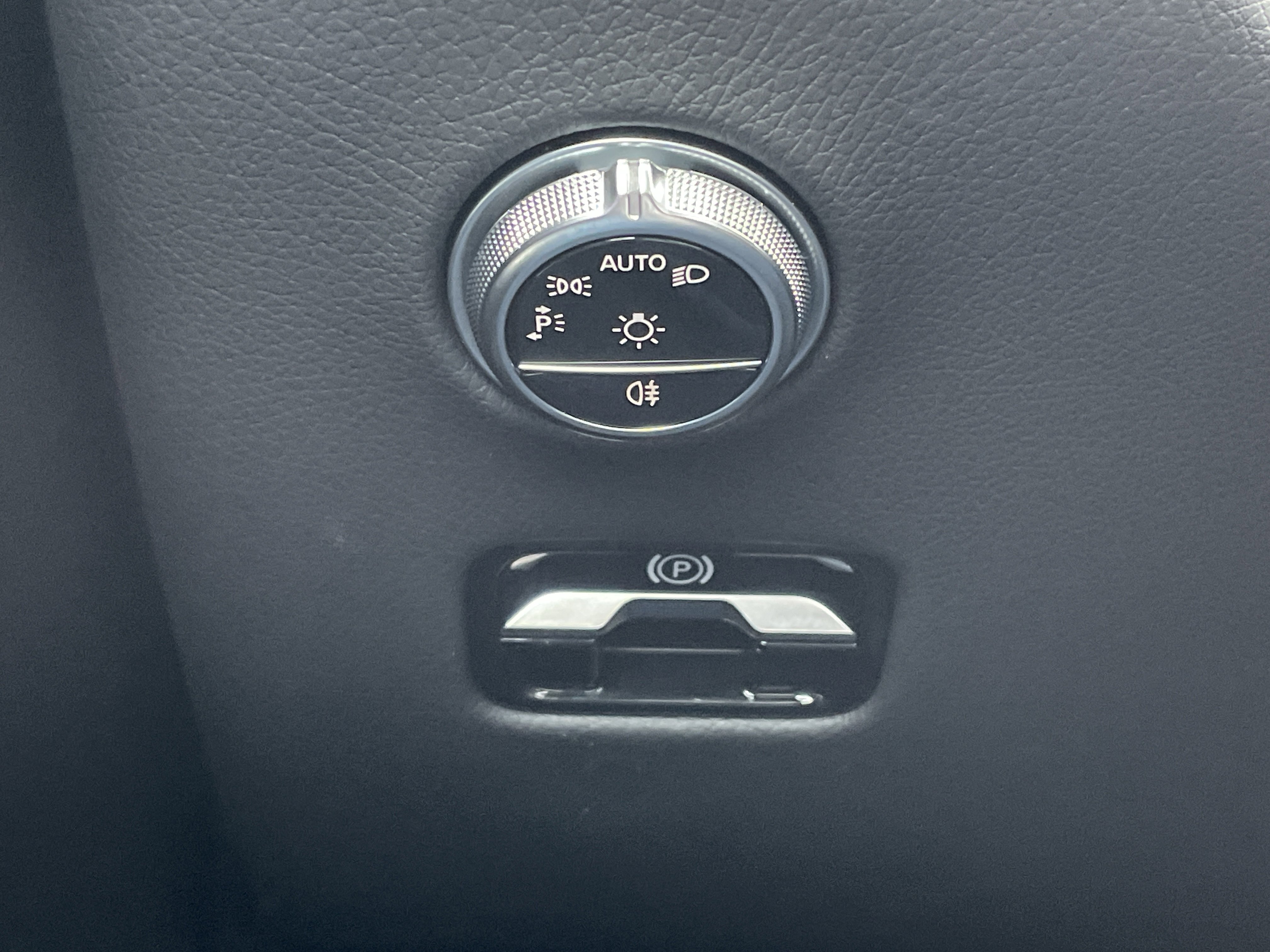 Certified 2025 Mercedes-Benz GLC 300 4MATIC image 26