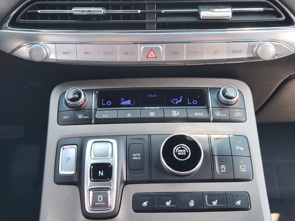 Used 2022 Hyundai Palisade Calligraphy w/ Winter Package FWD image 15