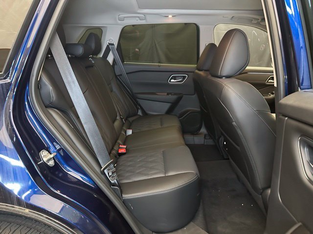 Used 2026 Nissan Rogue Platinum w/ Platinum Premium Package AWD/4WD image 18