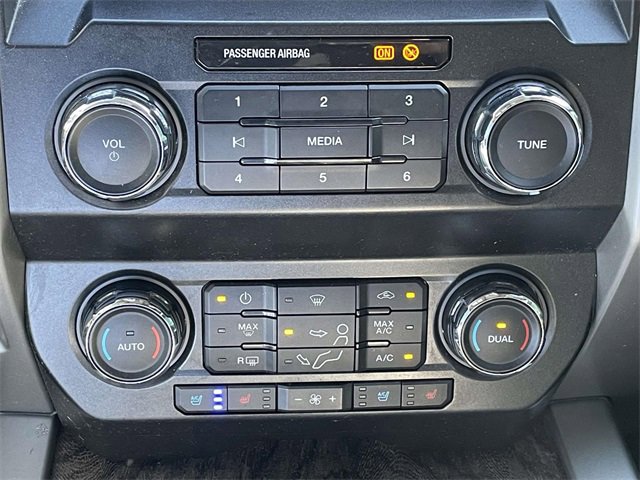 Used 2019 Ford F350 Lariat w/ Chrome Package image 27