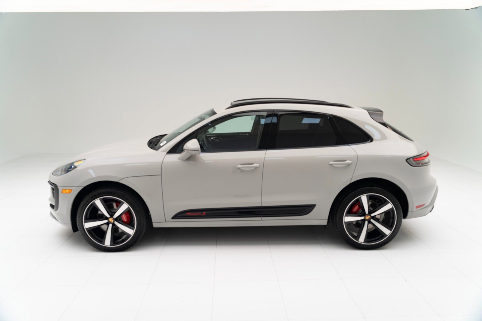 New 2026 Porsche Macan S image 2