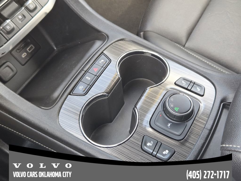Used 2021 GMC Acadia SLT FWD image 19