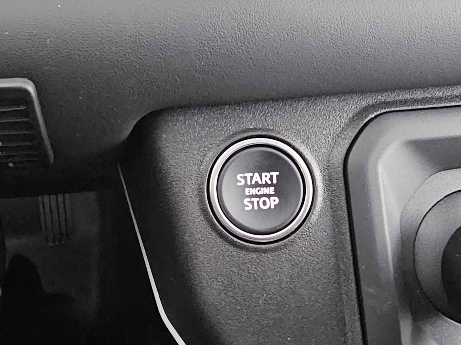 New 2025 Land Rover Defender 110 X-Dynamic SE image 28