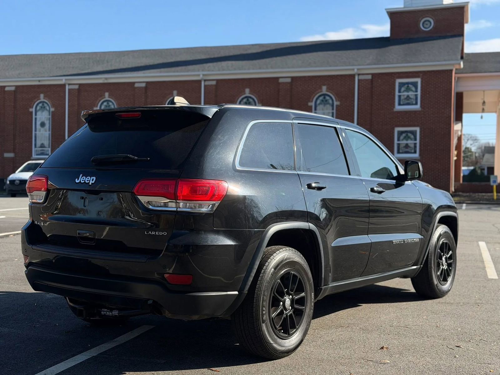 Used 2018 Jeep Grand Cherokee Laredo AWD/4WD image 6