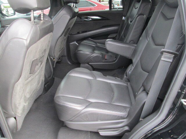 Used 2020 Cadillac Escalade Platinum AWD/4WD image 5