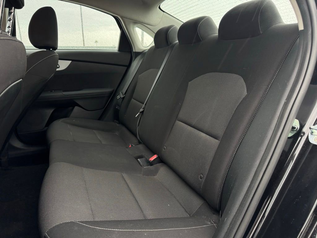 Used 2023 Kia Forte LX image 4