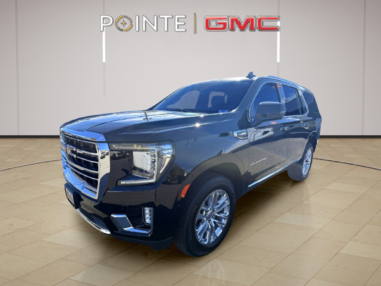 Used 2021 GMC Yukon SLT w/ SLT Premium Package image 3