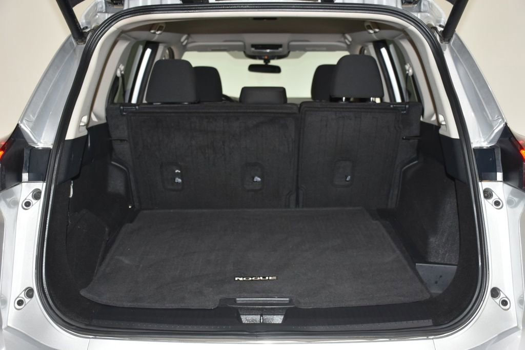 Used 2025 Nissan Rogue SV AWD/4WD image 29