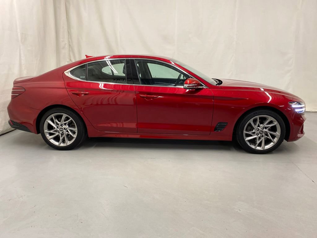Used 2022 Genesis G70 2.0T image 8