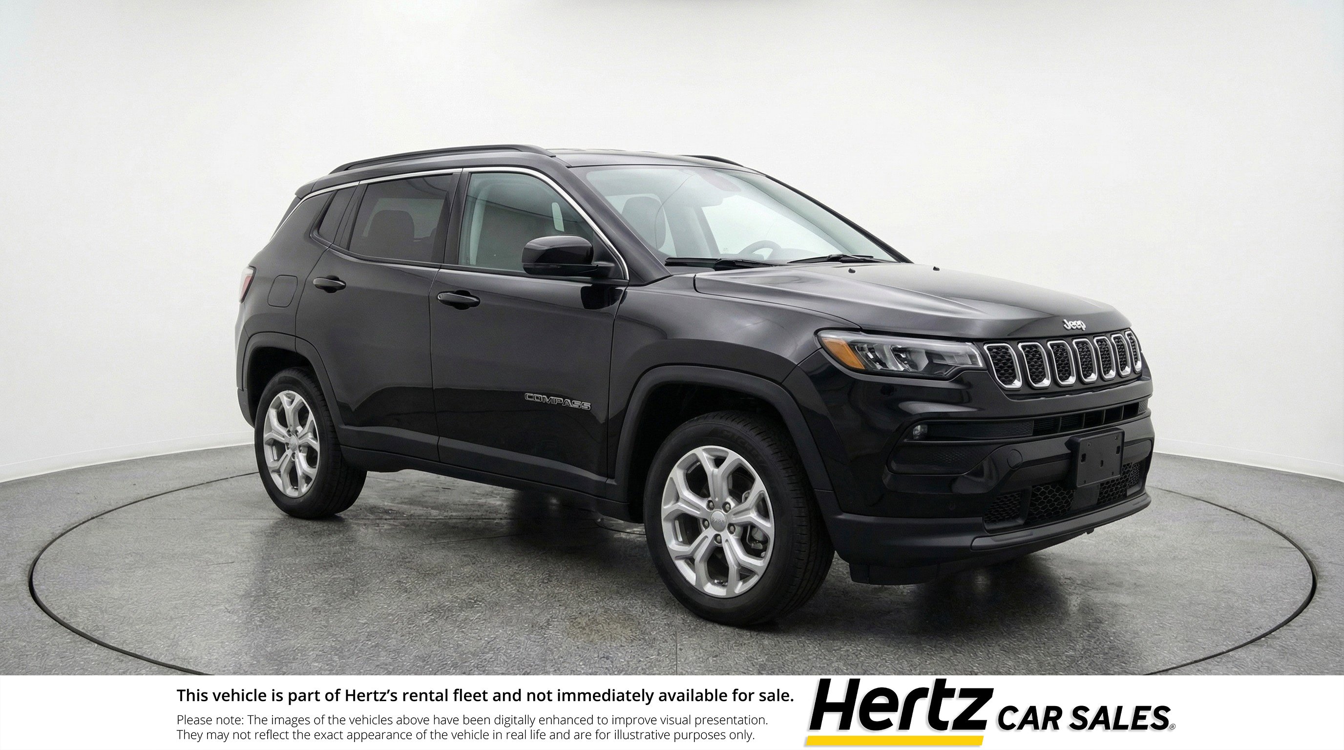 Used 2025 Jeep Compass Latitude AWD/4WD image 1