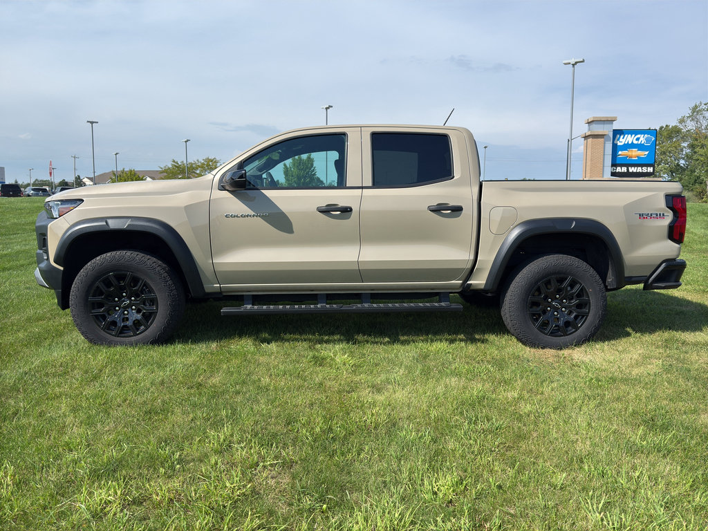 Used 2023 Chevrolet Colorado Trail Boss AWD/4WD image 2