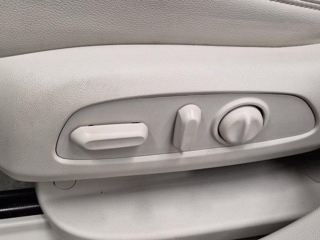 Used 2023 GMC Acadia Denali w/ Denali Technology Package image 25