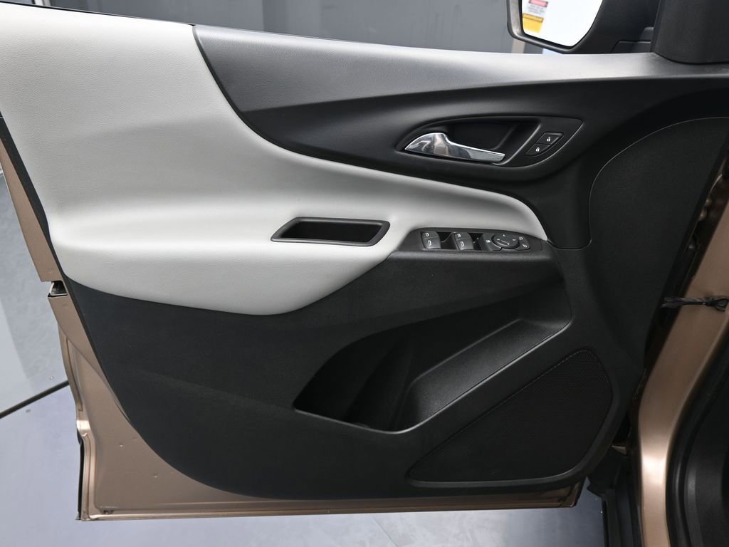 Used 2019 Chevrolet Equinox LS image 12