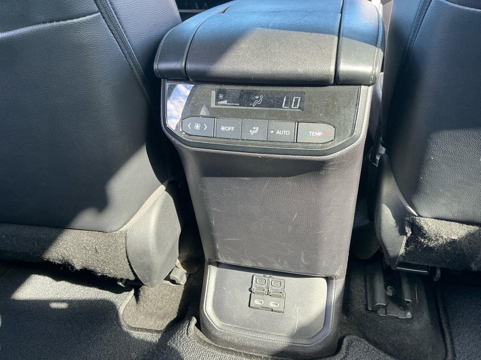 Used 2023 Toyota Highlander XLE image 26