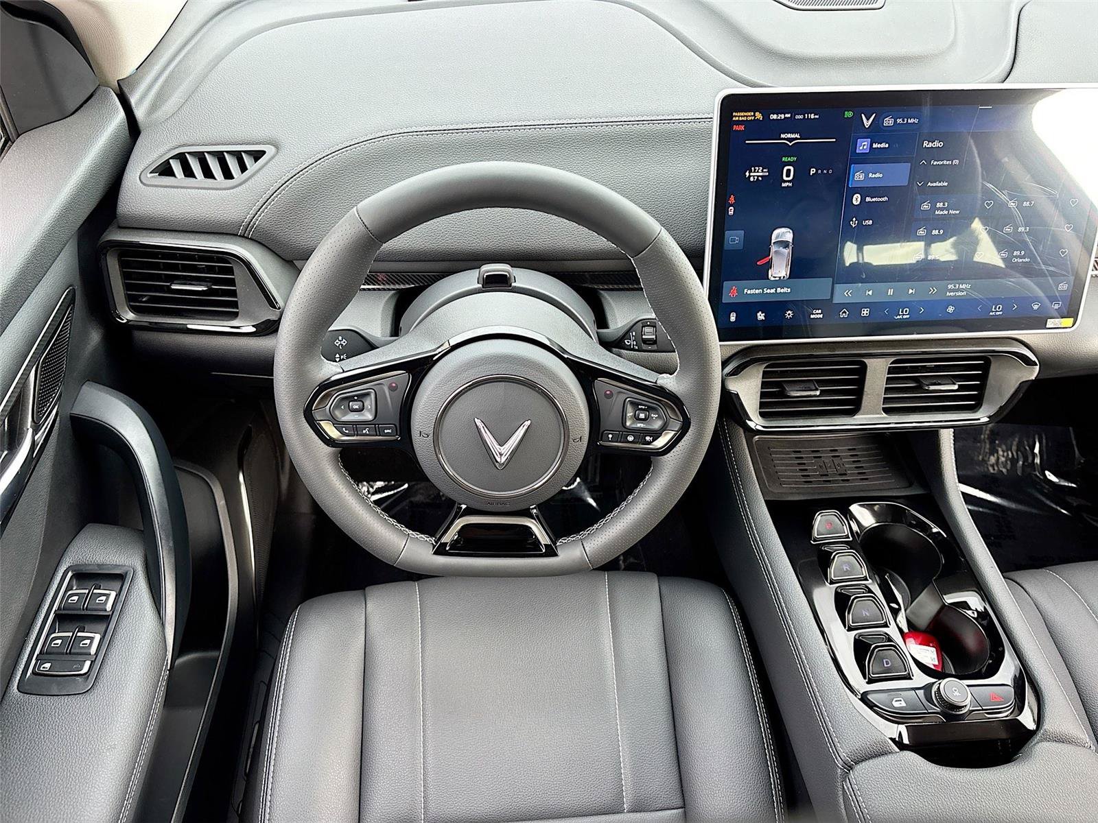 New 2025 VinFast VF 8 Eco AWD/4WD image 21