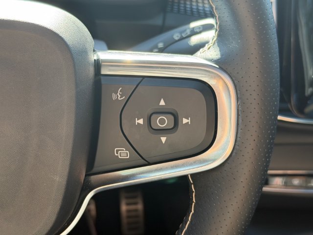 Used 2021 Volvo XC40 T5 R-Design w/ Protection Package Premier AWD/4WD image 30