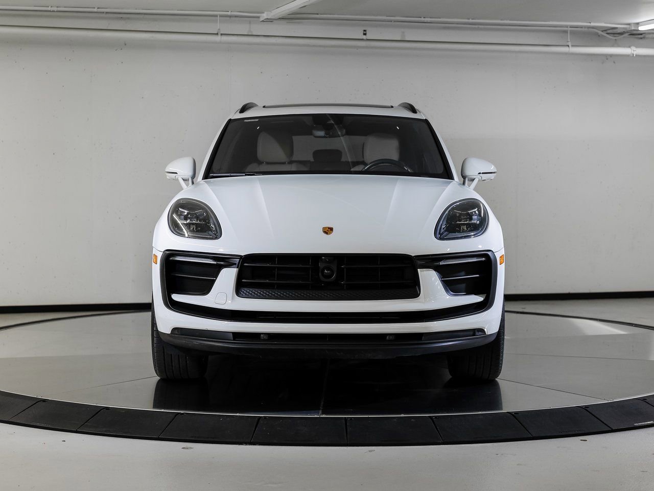Certified 2023 Porsche Macan image 10