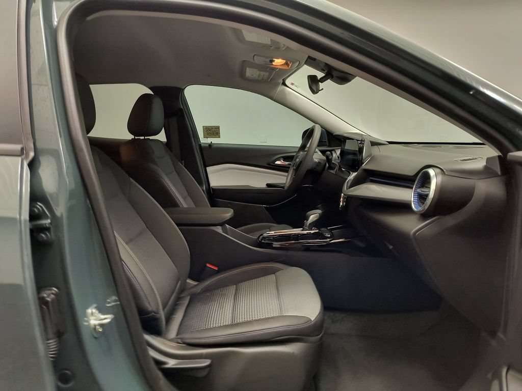 Used 2026 Chevrolet Trax LT FWD image 22