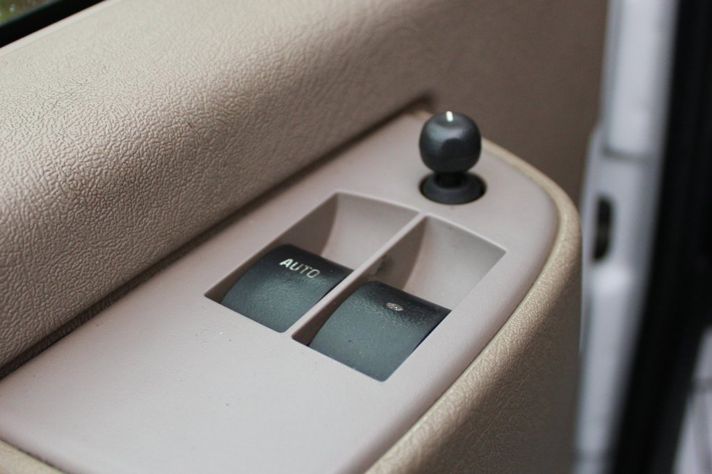 Used 2020 Chevrolet Express 3500 w/ Driver Convenience Package image 15