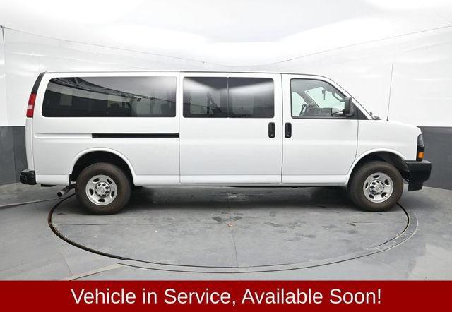 Used 2024 Chevrolet Express 3500 LS RWD image 4